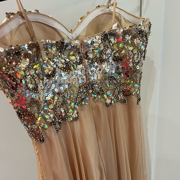 Beautiful champagne Tony Bowls dress - Picture 4 of 6